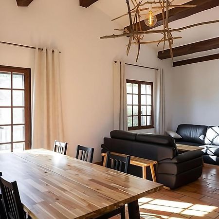 Mas Provencal De 120M2 En Camargue, Avec Piscine Et Parking Inclus, Ideal Pour Des Vacances 아흘르 외부 사진